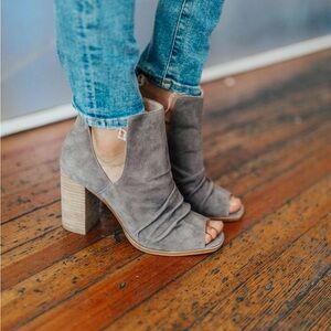 Stylish Gray Suede Women's Ankle Boots